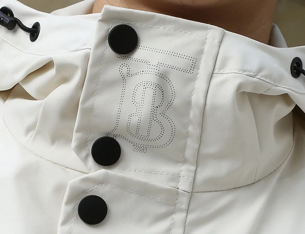 Baibaoli 2026 early autumn New Arrival jacket, new show product‼ The product is in perfect condition. It is comfortable and warm to wear on both sides. It has all three labels and the color is full and attractive. The design is very outstanding and can easily enhance the fashion sense. The workmanship is extremely sophisticated and rigorous, and the wiring is neat and meticulous! A masterpiece from a famous designer! The upper body does not look bloated and is super handsome! In Stock Sizes：M～XXXL